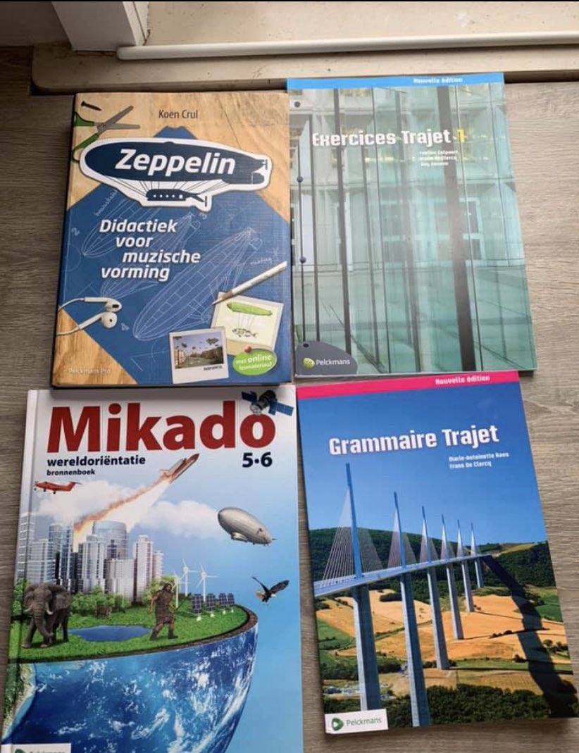yararombouts's tweet photo. Ik verkoop mijn boeken van het eerste jaar leerkracht lager onderwijs KdG, 
rt = erdoor op uw herexamens xxx https://t.co/m77CeeX3LC