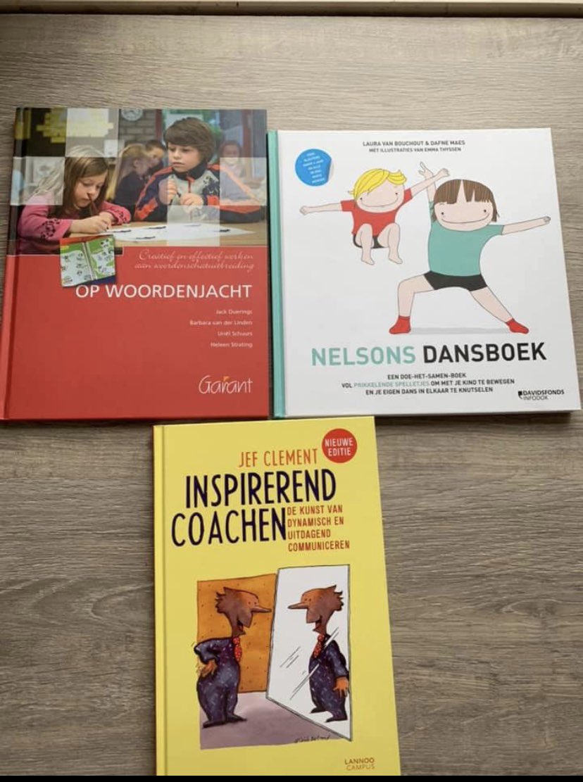 yararombouts's tweet photo. Ik verkoop mijn boeken van het eerste jaar leerkracht lager onderwijs KdG, 
rt = erdoor op uw herexamens xxx https://t.co/m77CeeX3LC