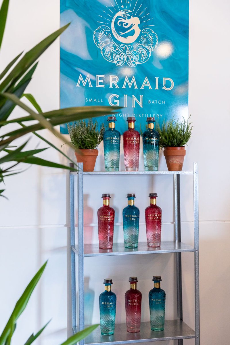 iowdistillery's tweet photo. Have you discovered our not-so-secret pop up bar yet? 

Come by for a chilled out Mermaid &amp; Tonic or to purchase a bottle 🍸😎

#mermaidgin #cowesweek #cowesweek2019 #freeyourspirit https://t.co/x7NJEShVk5