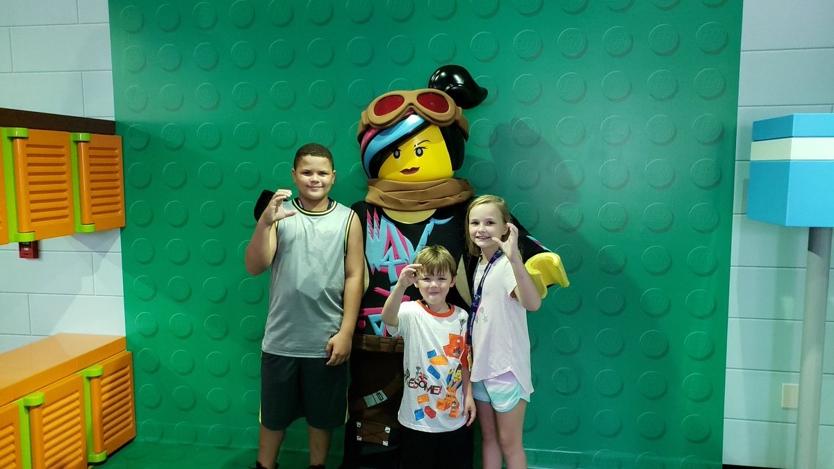 popistheman's tweet photo. We a a Blast @LEGOLANDFlorida and we will be back!!! #legoland #florida #fun #brickfun https://t.co/3oREesBoRx