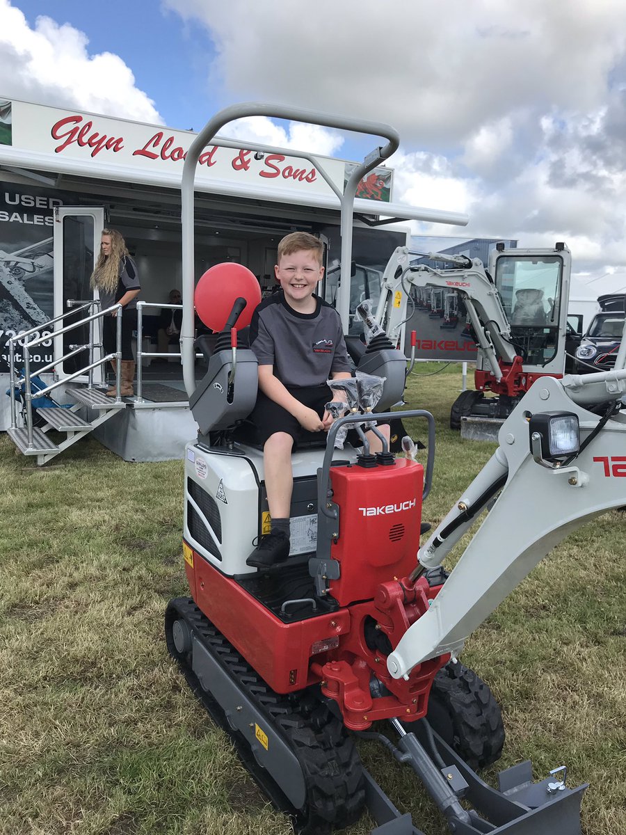 Takeuchiuk's tweet image. ☀️🎈Welcome to the @AngleseyShow1 😃 #Takeuchi  
#TB210R #MicroMuscle 💪 @GLSplant