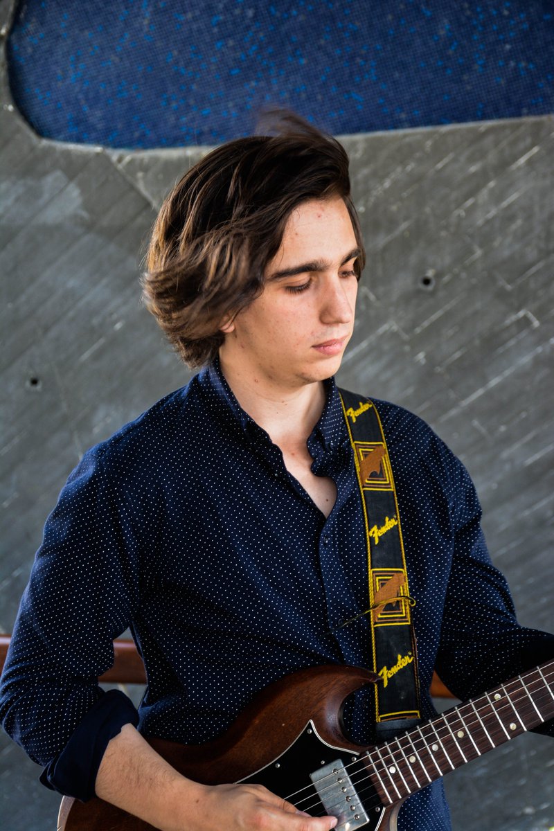 vinylephants's tweet photo. Pablo Espiga: guitarra. 🎸🎸🎸 https://t.co/LRCIraDZnp