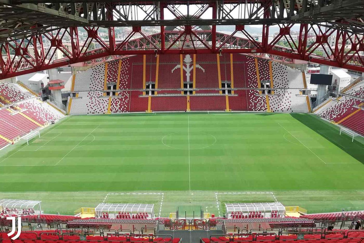 juventusfc's tweet photo. Sabato sera la Juve gioca a Trieste! ⚪️⚫https://t.co/nRMcUX6Hw2️ https://t.co/ZL2CEaypZi