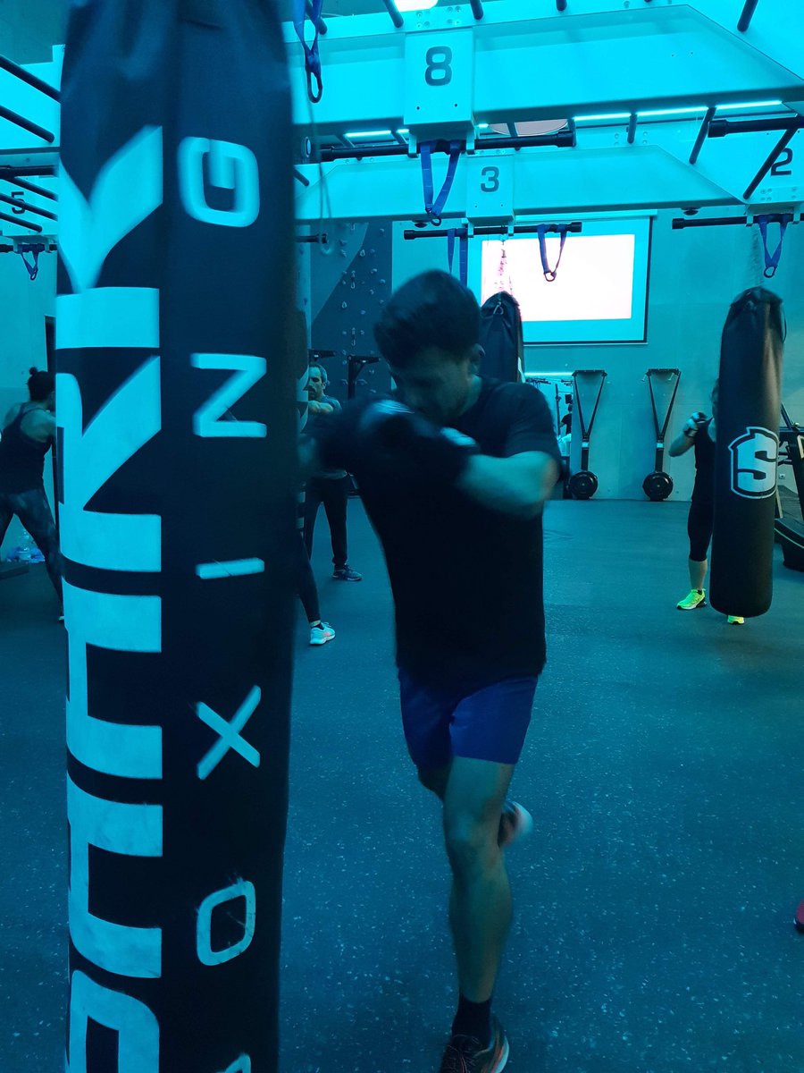 BfitIbiza's tweet photo. Dale! 👊🏽 Golpea!💥 Descarga!🔥
Únete al grupo de #HBXboxing de esta tarde a las 14:30h o 18h con Germán
#BfitIbiza #HBX #boxeo #boxing #IbizaEsWellness #MMA #ibiza #ibizagym #gym #fitness #boxeoibiza #ibiza2019 https://t.co/Y7JXAN0Pd3