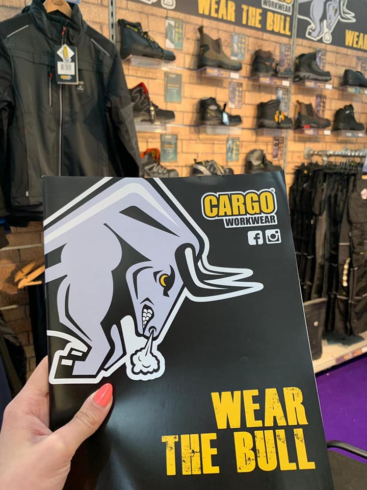 CargoWorkWear's tweet photo. Cargo WorkWear team is waiting for you! #wearthebull #cargoworkwear #premiumrange #unitedhardware Show #homevaluehardware #nationalshowcenter #Swords https://t.co/iHRkG4yMM6