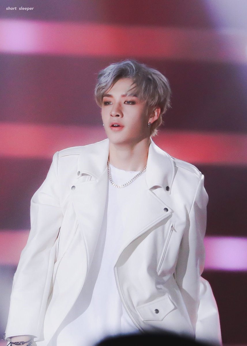 shortsleeper1's tweet photo. 20181225 SBS☺︎

#스트레이키즈  #StrayKids #방찬 #BangChan https://t.co/HFP71wEqRt