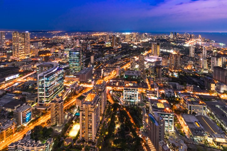 OECD_local's tweet photo. Since the #GFC, varying approaches to #smartcities have developed
Read our chapter on how smart #cities leverage #digitalisation to boost citizen wellbeing &amp; deliver more efficient, sustainable &amp; inclusive urban environments in #SEA🌏, #China🇨🇳 &amp; #India🇮🇳
https://t.co/2QpNL9jtH8 https://t.co/OQJZgKGjdh