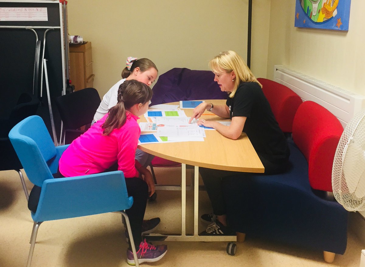LTHT_CYPD's tweet photo. Enjoying our Transition to High School session this morning with the nurses and dietitians. Learning some practical tips on managing #type1diabetes at #HighSchool keep following to see what else we get up to today 💙 @Leeds_Childrens @DigiBeteUK https://t.co/Ia0HgAKhx6