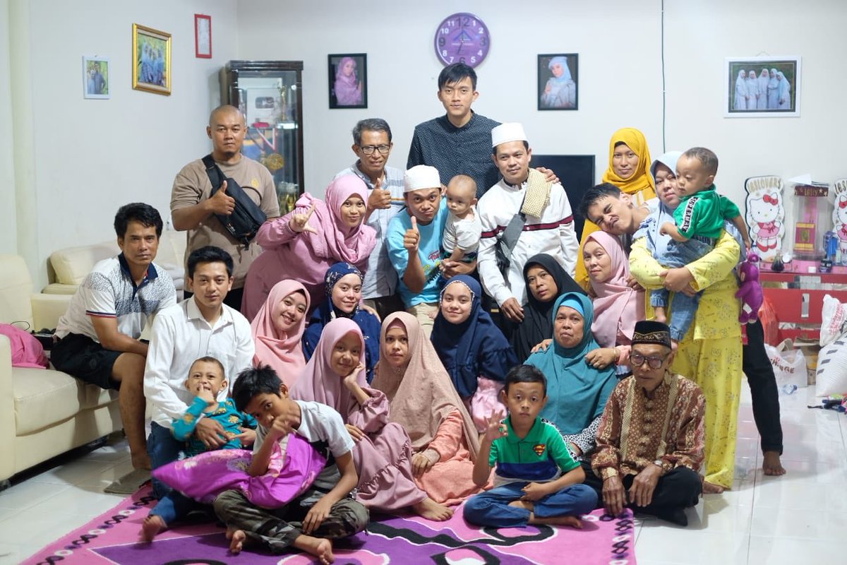 Yang penasaran keseruan keluarga kasi suprise ke aku cek di youtube channel nya aku yah LESTI CHANNEL🙏🙏🙏
Link youtu.be/8wIYL6kusn4