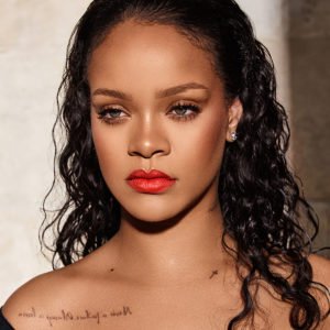 Radio2000_ZA's tweet photo. #TheInnerCircle #Whatsforlunch #Menu
*Rihanna – Diamonds
*Beyoncé – If I were a boy
*Alicia Keys – No one
#Mon2Fri | #Twelve2Three | @Ntombi_Phiri | @Lesedycee https://t.co/GK7VBssxWD