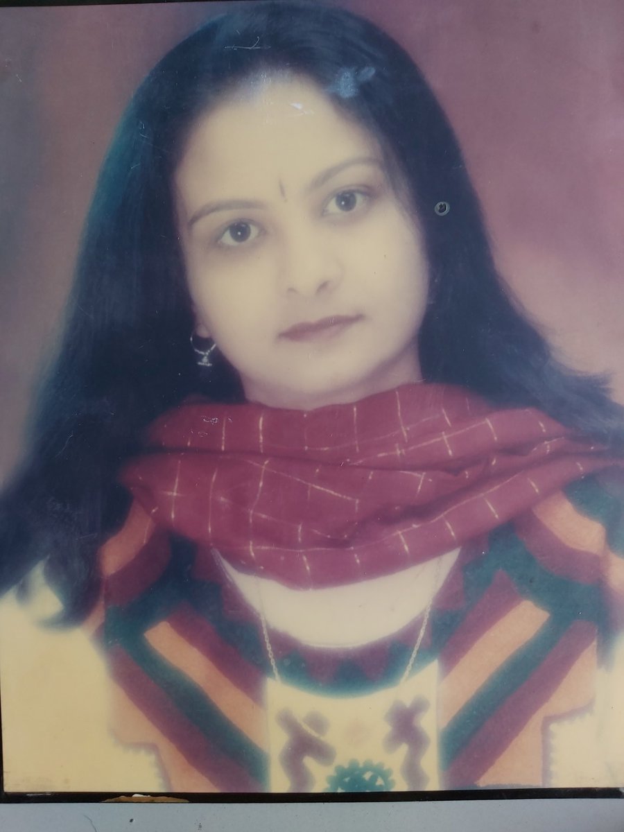 khyatiHA's tweet photo. #throwback #2001 #studioclick #attitudeless https://t.co/GbkSzkL2yB
