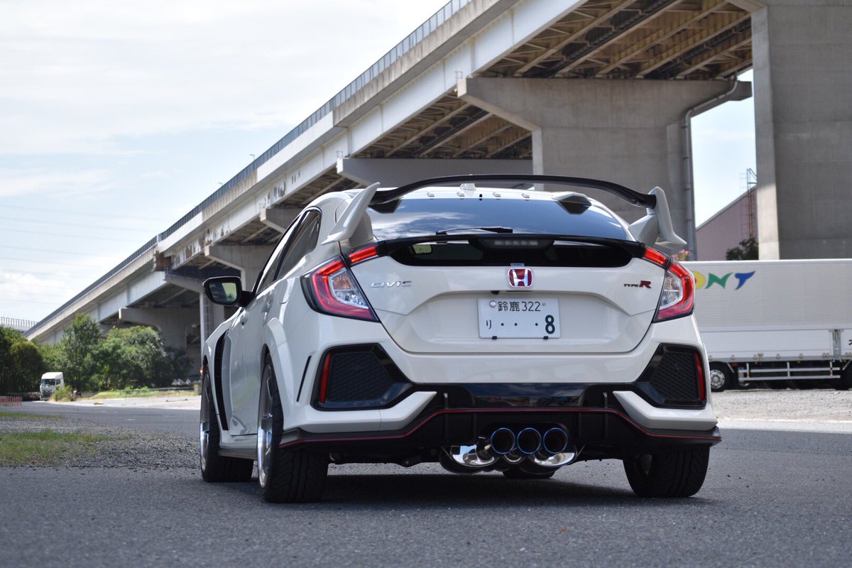 マッサル Fk8 على تويتر この度fk8納車されました 爆 1年落ち1600km走行の極上のファミリーカーです 笑 またシビックタイプrに乗れることに喜びを噛み締めます 笑 Fk8 納車