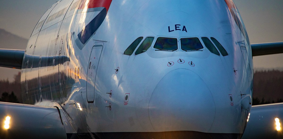 Kent_YVR's tweet photo. Sunset light on British Airways Airbus A380 arriving @yvrairport from LHR. #yvrspotters #Vancouver #GXLEA 👸🏻 https://t.co/oRFjlflUaB