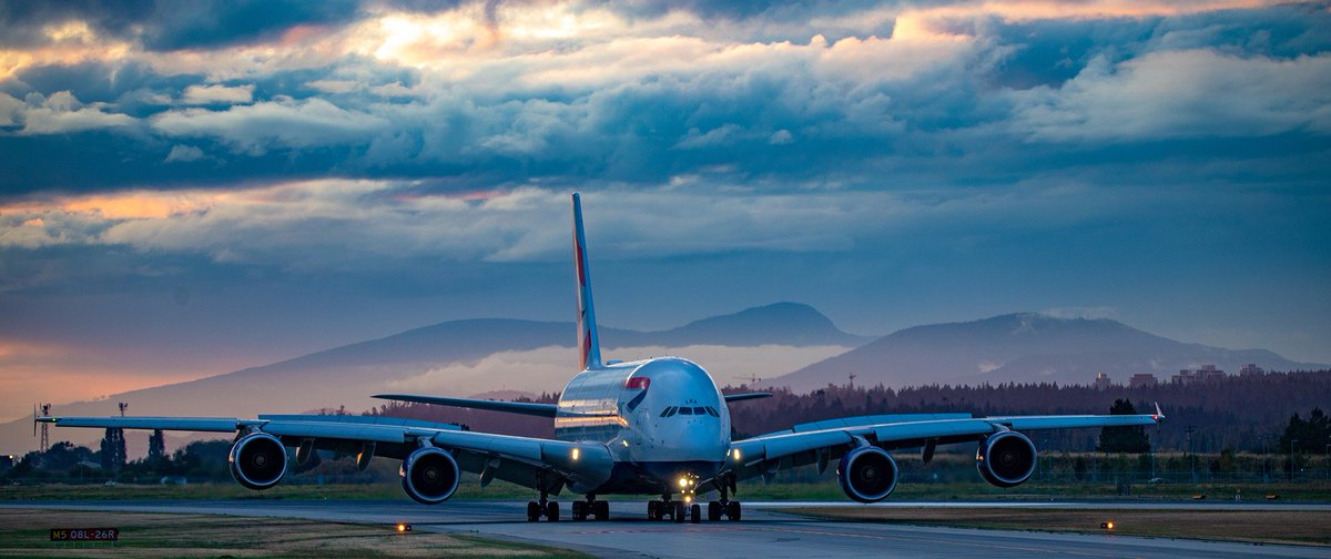 Kent_YVR's tweet photo. Sunset light on British Airways Airbus A380 arriving @yvrairport from LHR. #yvrspotters #Vancouver #GXLEA 👸🏻 https://t.co/oRFjlflUaB
