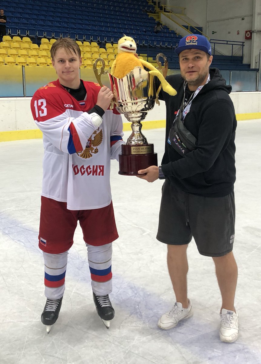 92Vasya9's tweet photo. I, Dad and @oizo3000. Congratulations Mr. Oizo with the best chill time in the @HlinkaMemorial cup !!!!! https://t.co/CDNUE9NKlx