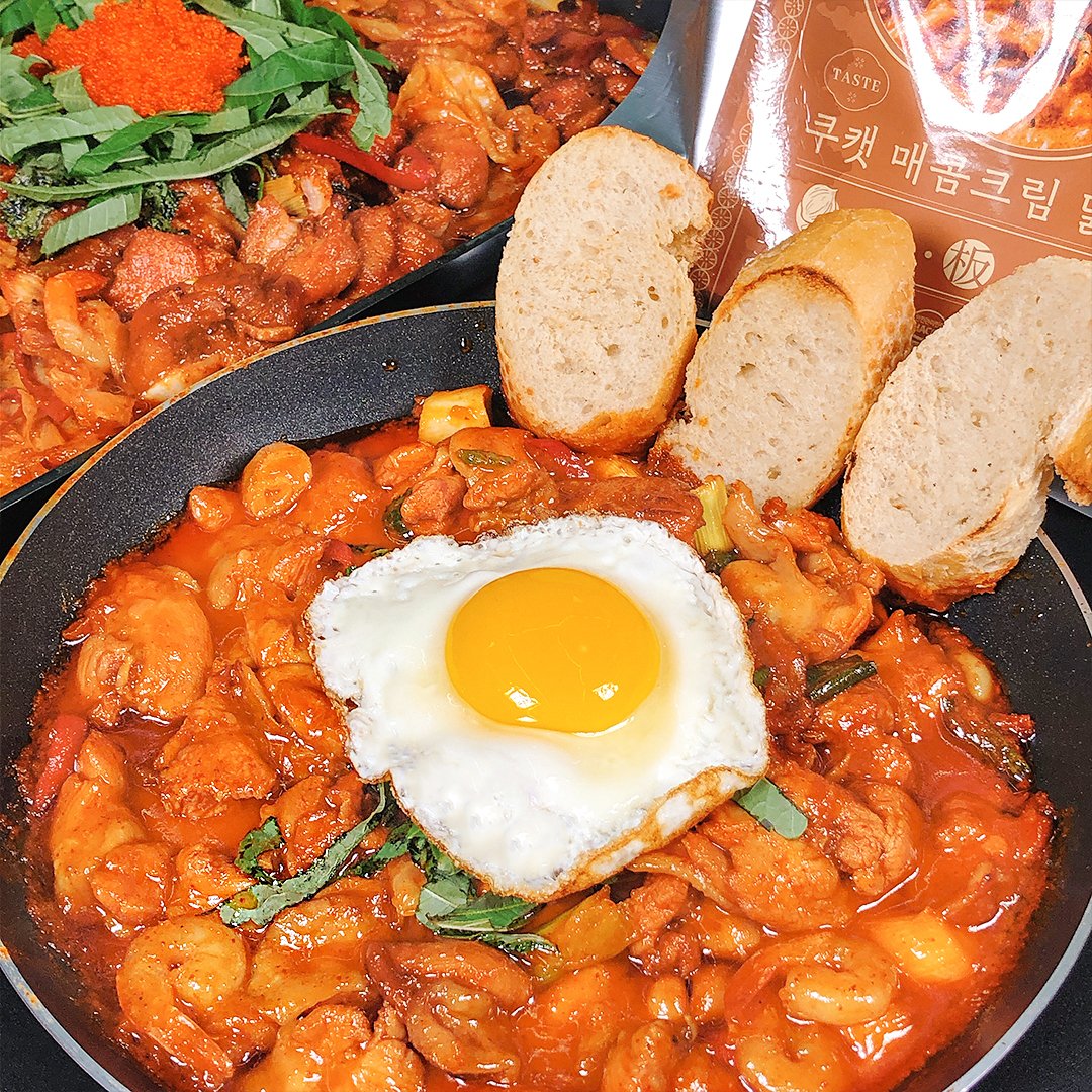 cookatmarket's tweet photo. 쿠캣이 제일 잘하는 게 있다면 조심스럽게 '존맛을 더 존맛으로 만들기'라고 외쳐봅니다. 야들야들한 닭갈비에 크림을 더해 세상 맛있다는 매콤크림닭갈비!!! 일단 후기부터 보셔요 👉 https://t.co/6uXjgluOyQ https://t.co/l4EhbdM2pV