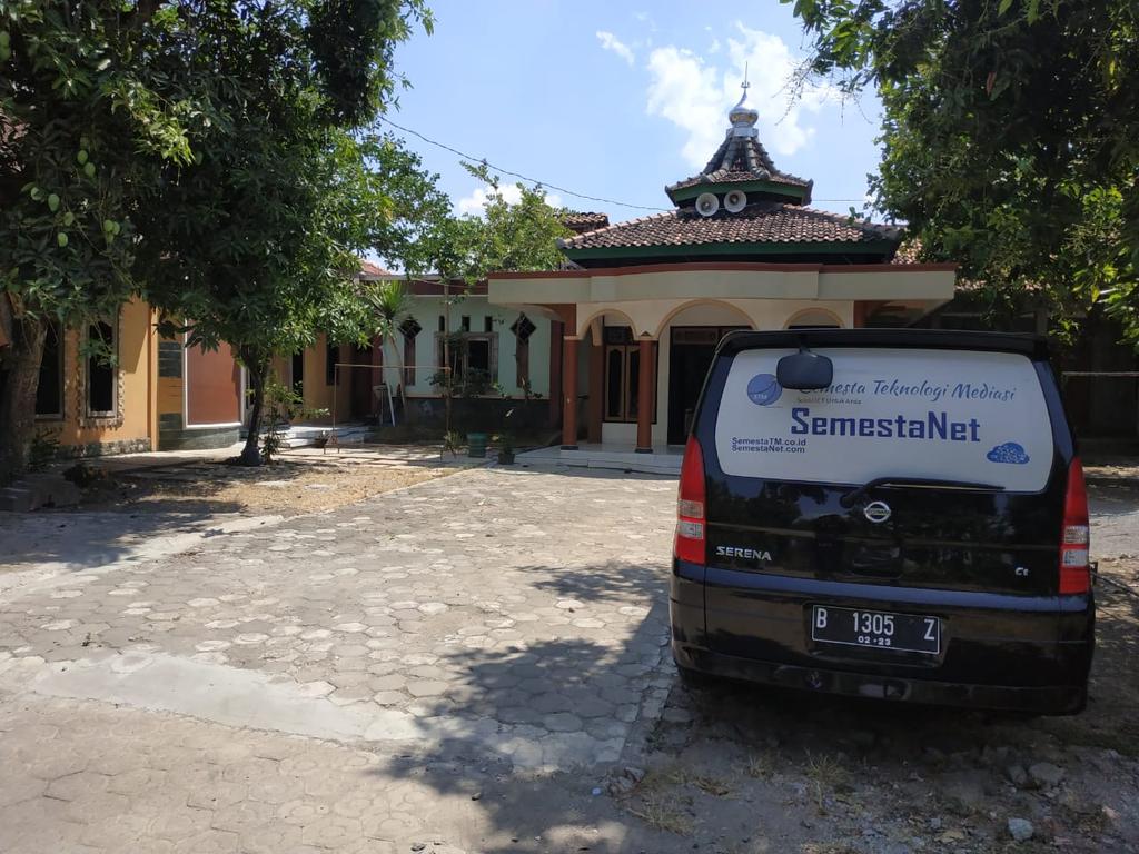 hendri_kw's tweet photo. SemestaNet Goes to Central Java...

- Pesantren Nurul Hikmah Kudus -

#SemestaNet #1000FreeInternet #STM https://t.co/I6DoE9yeUW