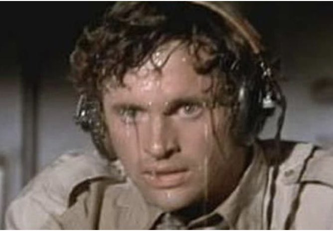 tindallbird's tweet photo. @greateranglia why why why did you have you heating on, the train had no windows and was baking hot it was the 6:56 from Rayleigh to Liverpool Street, my current work look 😭 https://t.co/4gsE4Ov4Wb