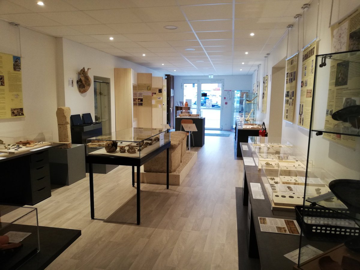 Plus que 44 et nous aurons atteint les 1000 visiteurs à ARCHÉO-SAT77 ! Depuis janvier vous venez nombreux découvrir notre centre  archéologique et patrimonial et nous en sommes ravis. Faites passer l'information : nous sommes ouverts tout l'été !