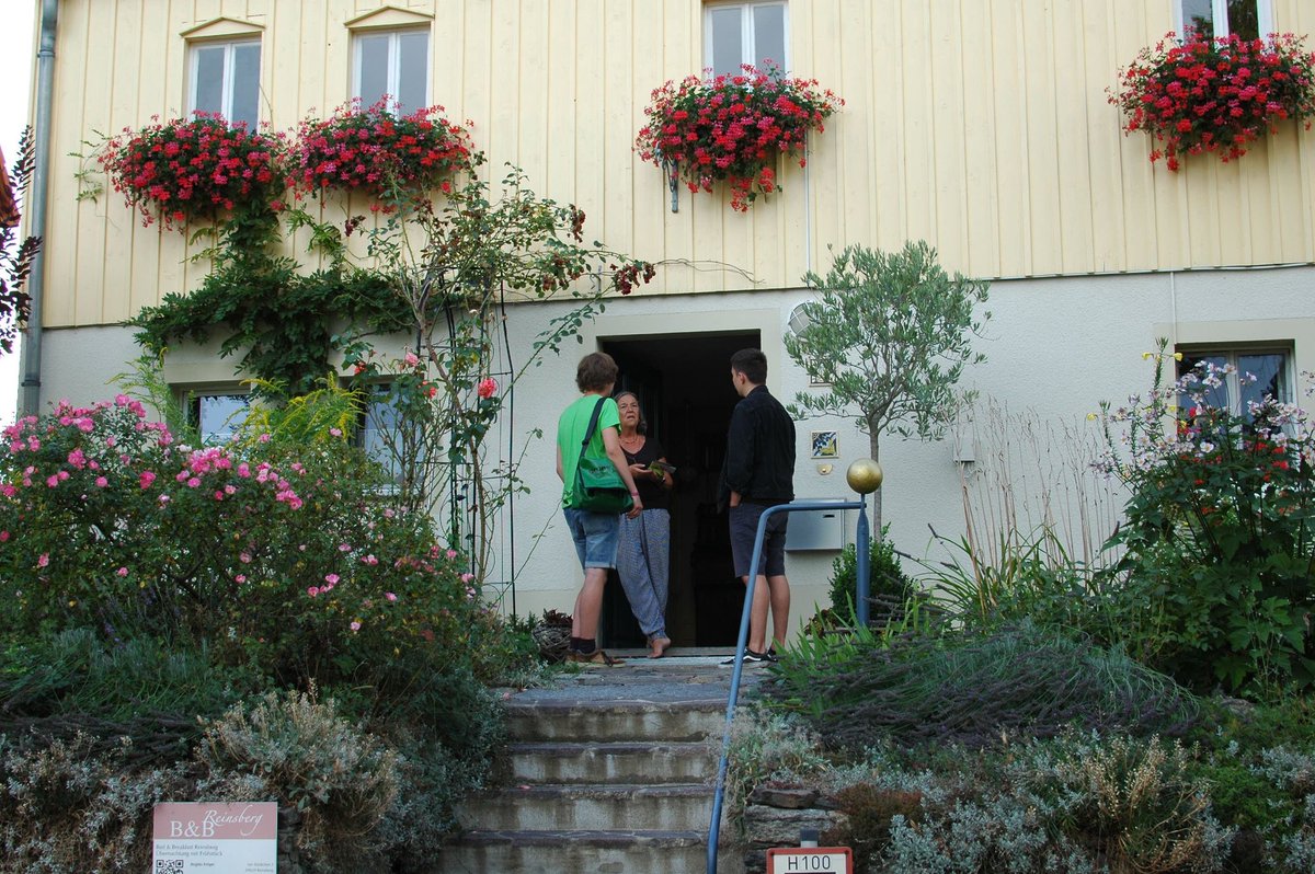 GJ_Dresden's tweet photo. War schön gestern mit Markus in #Reinsberg. Nette Menschen, tolle Gespräche, gutes Wetter!😊☀️ Wenn nur die Busanbindung besser wäre... Hier noch ein paar Impressionen.
#ltwsn #heftigwasändern https://t.co/rueaCouDGv