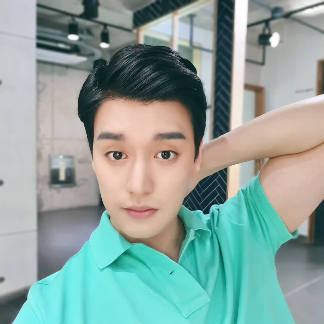 wassupeli_0313's tweet photo. 190813 #ELI's Instagram Update:
It's really hot here in Korea~! 더운날엔 시원한 민트색~!
•
•Don't forget to follow @ elikimfamily!
•
#Eli #Kim #Dad #thekimfamily #happyday #ralphlauren #PoloTs #cameo #sendamessage https://t.co/fhZcvjEhN9
