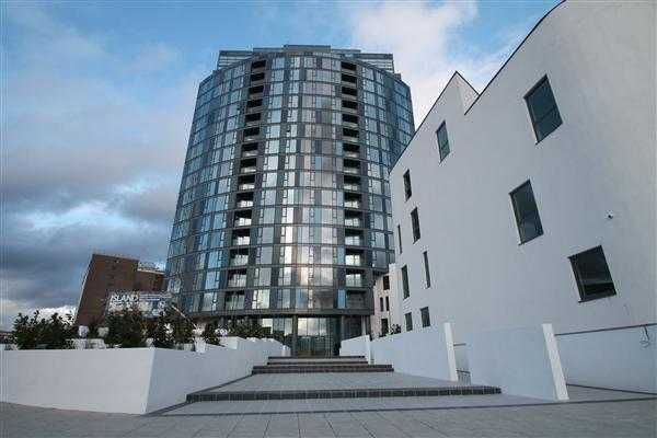 IslandCroydon's tweet photo. Building high quality developments is very important to us, going above and beyond what is expected. ISLAND Croydon is one of these developments and was awarded the Top Development award at the Premier Guarantee Excellence Awards 2014 https://t.co/heuZeioGUr