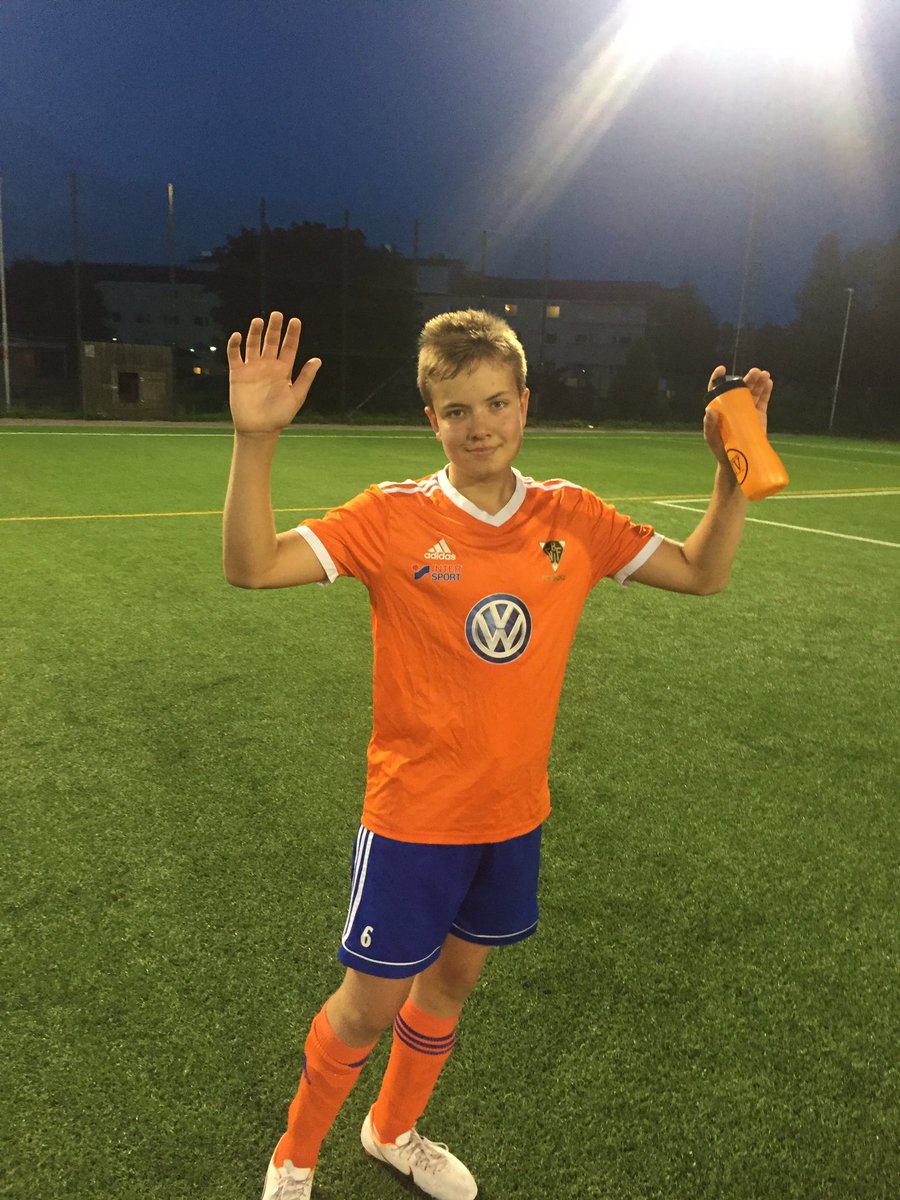 dehma's tweet photo. Hälsinglands mest utskällda ungdomslag vandrar vidare till DM-Final! Svåra förutsättningar men en moralens seger med 7-4 efter straffar och förlängning mot Strand! Plockade ikapp 0-2 och 2-3! #dmfinal https://t.co/OXMkFHsIEt