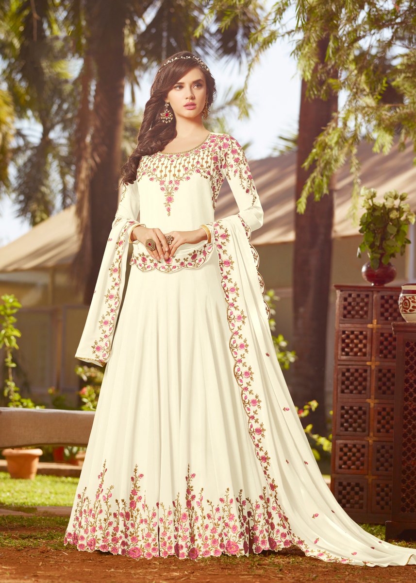 SheShagun's tweet photo. Simple And Elegant Looking Designer Floor Length Suit Is Here In White Color. It Is Light In Weight And Easy To Carry All Day Long. And Lots Of Compliments From Onlookers. BUY IT NOW.
.
.
#salwarkameez #salwarsuit #whitesalwars #salwarkameezindia https://t.co/tbYJp7r7wm