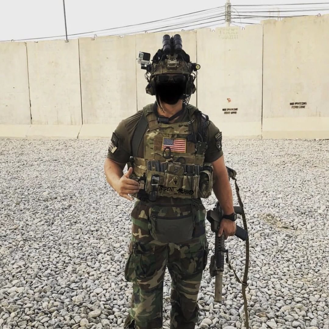 julio⚡️Caronte on X: U.S. Army Green Beret rocking a tactical fanny pack  #usarmy #tactical #sof #specialforces  / X