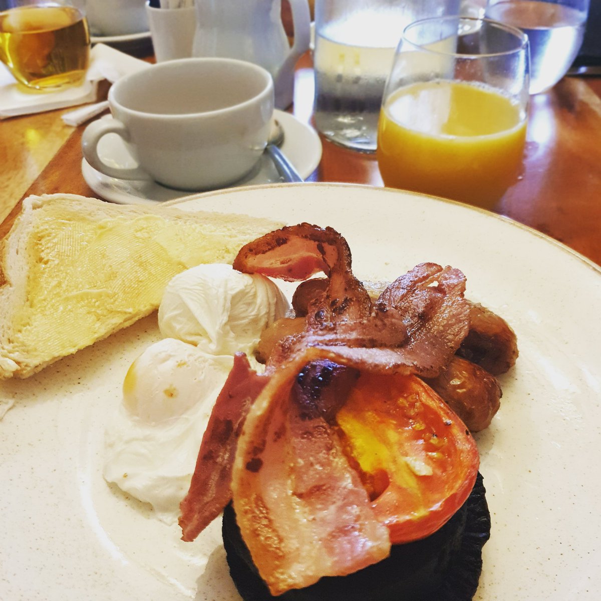 BarrasfordArms's tweet photo. We serve some great breakfasts here at the Barrasford Arms available with our bed and breakfast stays 

#fullenglish #breakfast #pubbreakfast #mornings @StayInAPubUK 

https://t.co/MvSAiPJjU9 https://t.co/74Mo0nHw0J