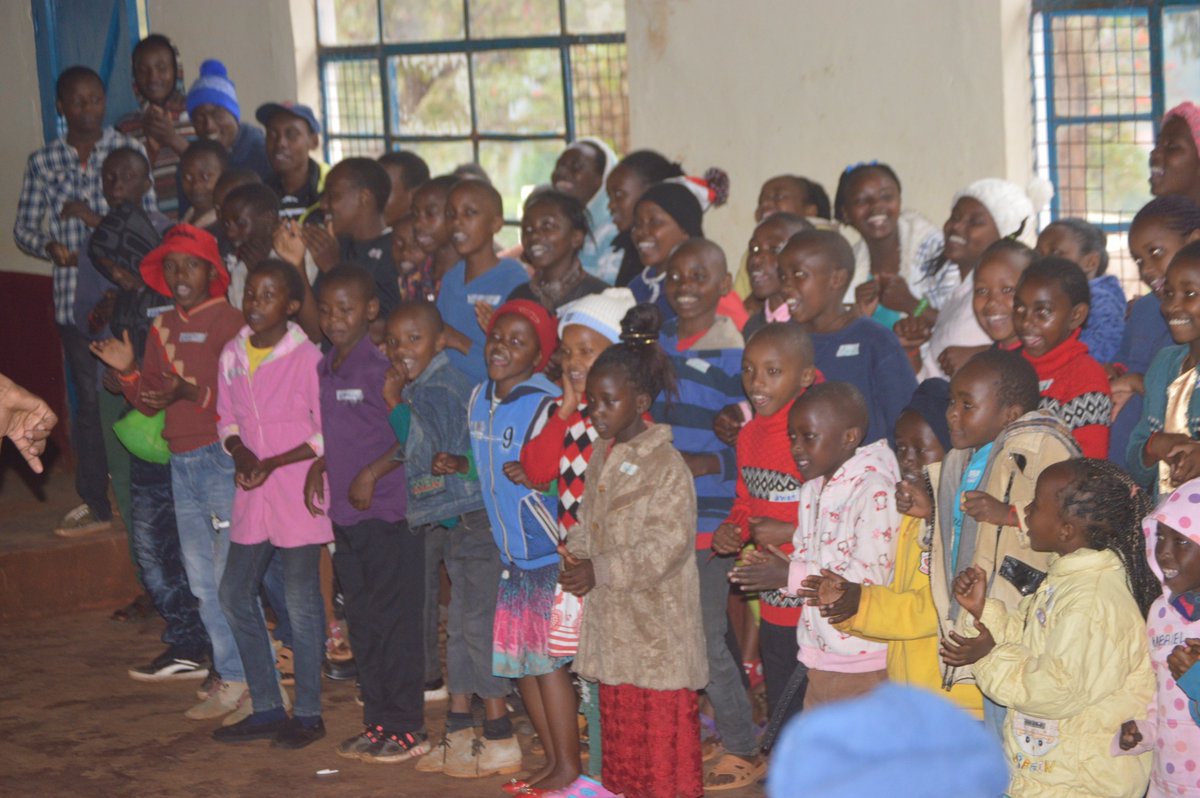 DignifiedChild's tweet photo. Day 2 early morning ice breaker session.Ready for environment and comunity service day.๐ผ
Making melodies in our hearts๐ผ together. #CampInnovate2019 #DCIcamp #makecreateinnovate @muthonifibz @kamaurodney @coachngolobe @mutcy1871 @acakoro https://t.co/Ow67xC8Qo8