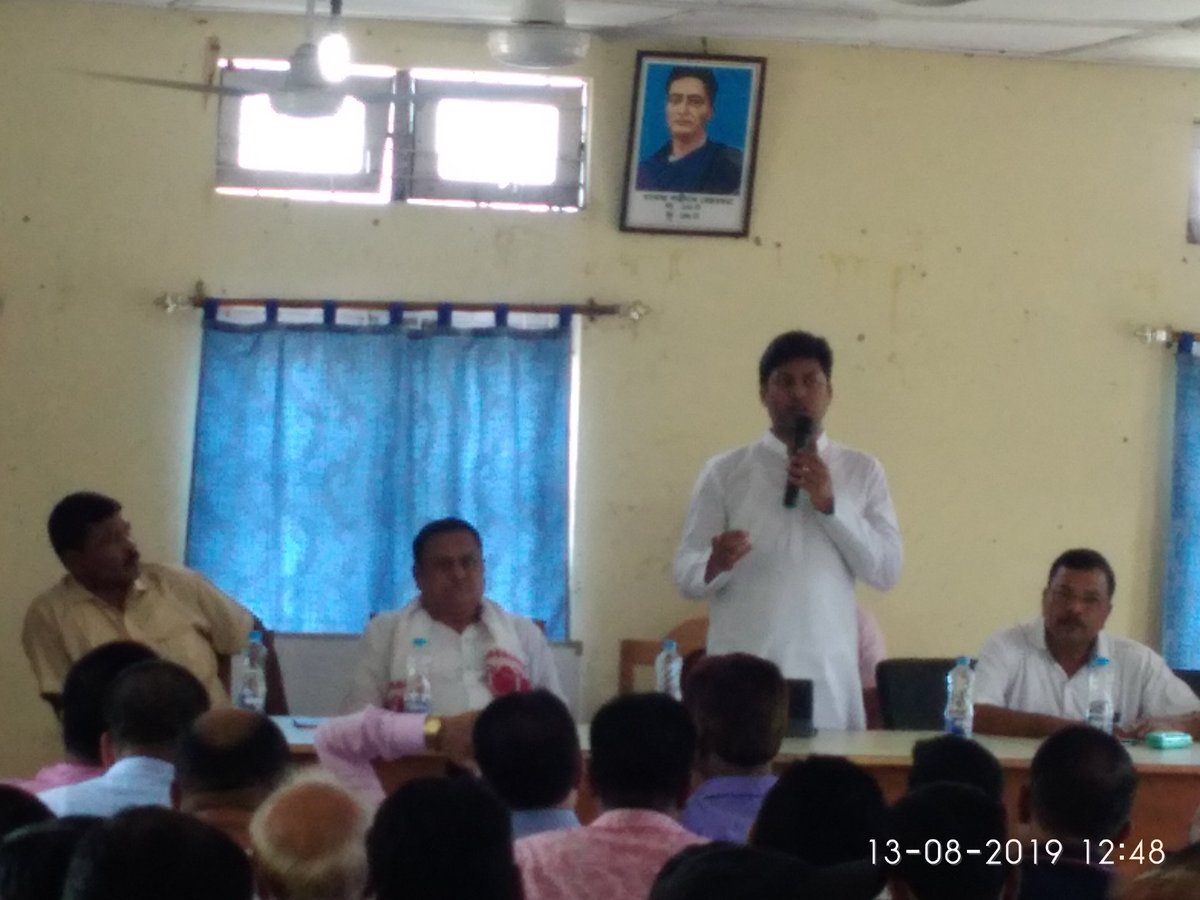 SIBAPRASADSEN4's tweet image. HMP #PALLABLOCHANDAS interacts with the #KARJYAKARTA of #BISWANATH ASSEMBLY CONSTITUENCY in presence of HSVP #DIGANTAGHATOAR HDP of Biswanath #PARESHBARKAKATI &amp;amp; others at #BISWANATHCHARIALImunicipality hall @RanjeetkrDass @himantabiswa @pallablochandas