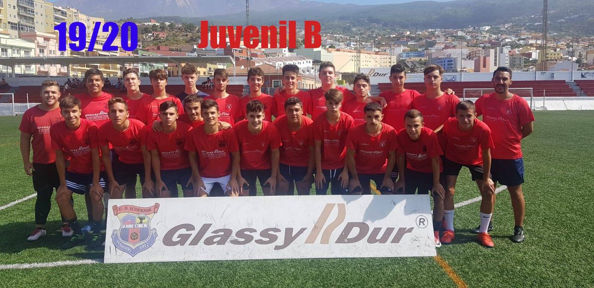 IcodenseOficial's tweet photo. Ayer dio comienzo una nueva temporada el Juvenil B, con mucha ilusión afrontaran la nueva temporada. #VamosIcodense #107AñosDeHistoria #Glassydur #Icodense #EscribiendoHistoriaIcodense ❤️⚽️💙 https://t.co/e0cm7KZTQ9