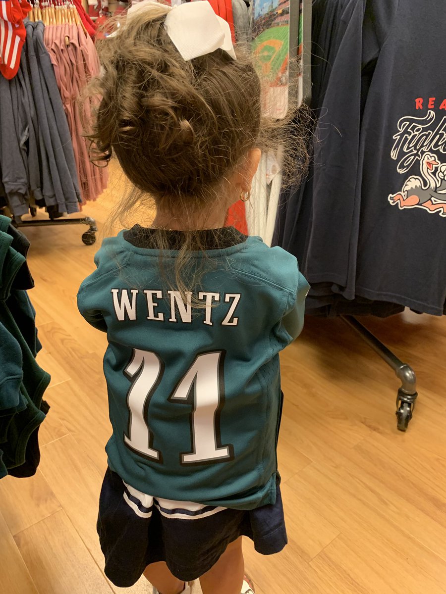 moegr81's tweet photo. @AngeloCataldi #flyeaglesfly my 2 yr old is now ready for the @Eagles season. #GoBirds https://t.co/5Zygbb1crc