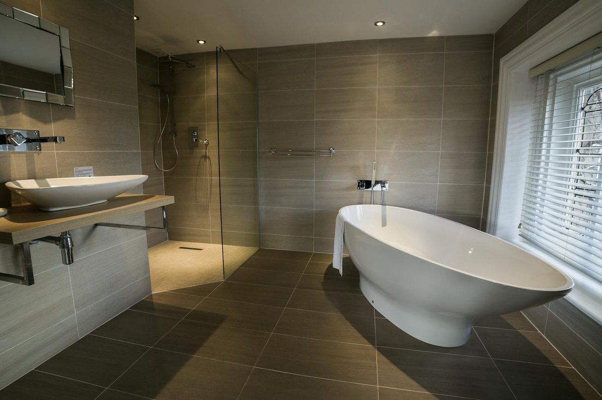 StirkHouse's tweet photo. The Stirk House Honeymoon Suite! πββοΈβ¨Did you know, you don't have to be getting married to stay in this gorgeous suite? To ask our Reservations Team about availability, call: 01200 445581 or email: reservations@stirkhouse.co.uk #stirkhouse #romantic #getaway #summerholidays https://t.co/Up4VfB2zHF