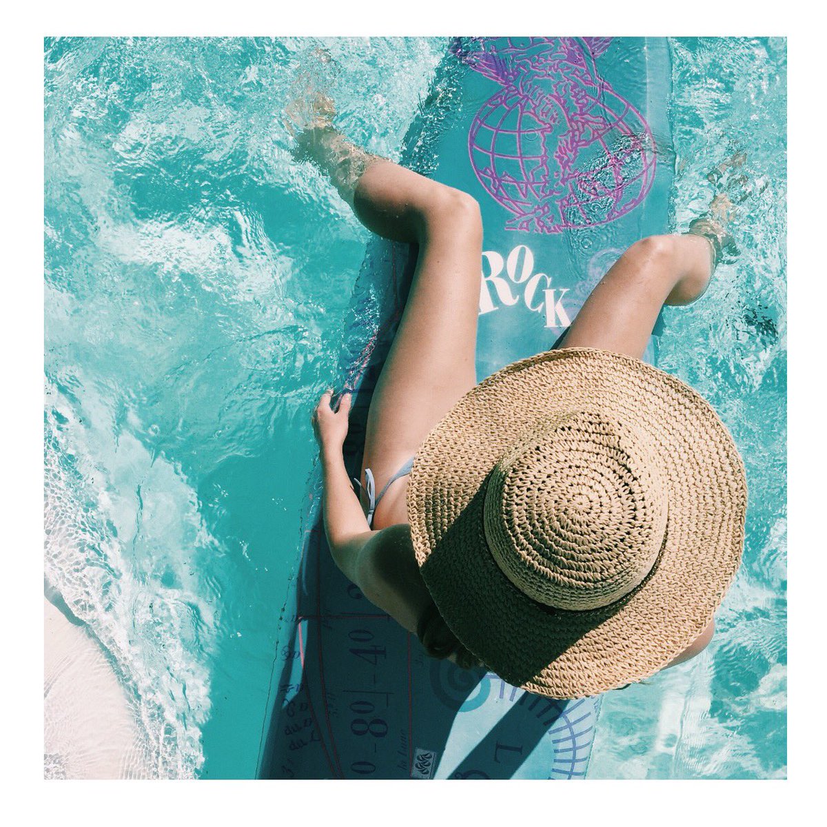 Antes y después de nuestro pequeño paraíso familiar, o cómo transformar una antigua balsa de riego en una piscina de revista, sólo con un poco de maña y mucha pintura blanca tinyurl.com/y378f7kt