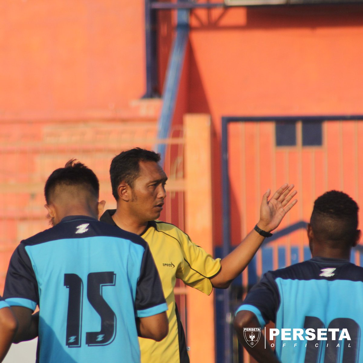 PERSETA1970's tweet photo. Back to Work 🔝
#Training #PersetaTulungagung #TulungagungKedel #NewHopeForBetter #Lasbas #Saguru https://t.co/jsgarVBdQf
