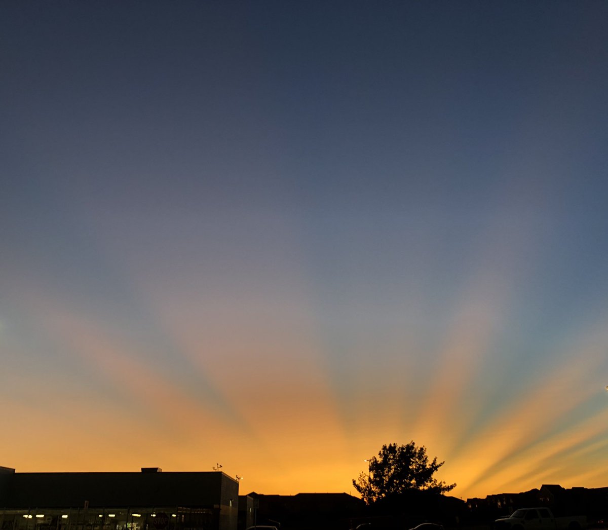 kcop's tweet photo. @weatherchannel Stripes in sky from Irving, TX the evening of 8/12/2019. https://t.co/QFZEVgCLGi