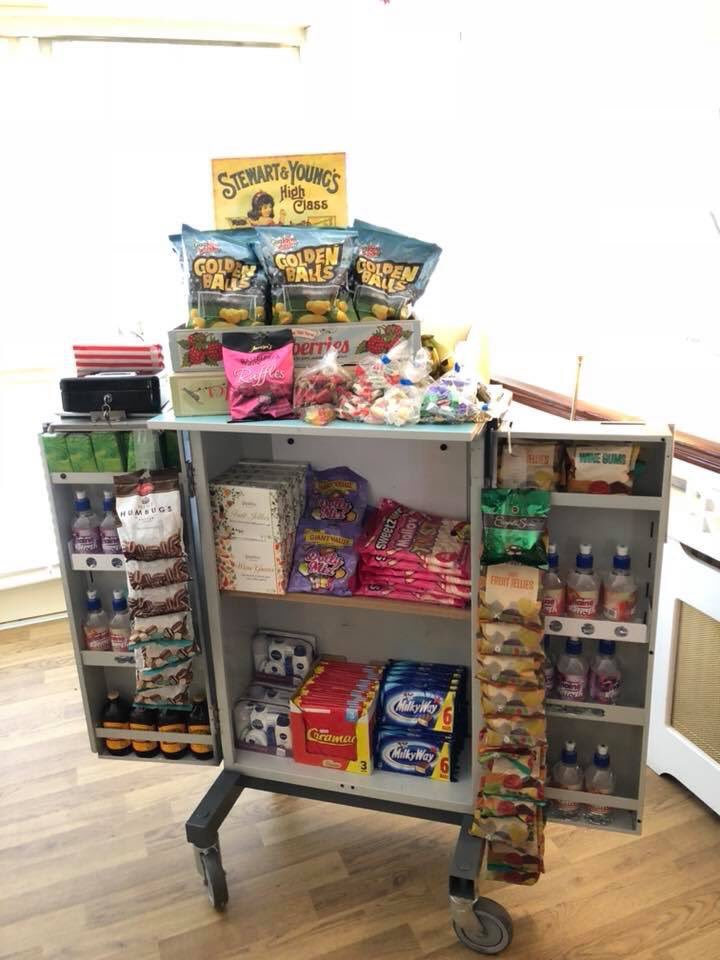 🎈 Today our tuck shop is 1 year old!!!!! 🎈
Brought lots of smiles and sweet and savoury treats to the amazing Residents of Sandringham!!! 🍬 🍭 🥤 📰 🍫  it’s amazing how an old metal trolley can light up a room 😃@FourSeasonsHCUK <a href="/tpalmer321/">Tracey Palmer</a> <a href="/samjbright/">Sam J Bright</a> <a href="/Carolcousins3/">Carol Cousins</a>