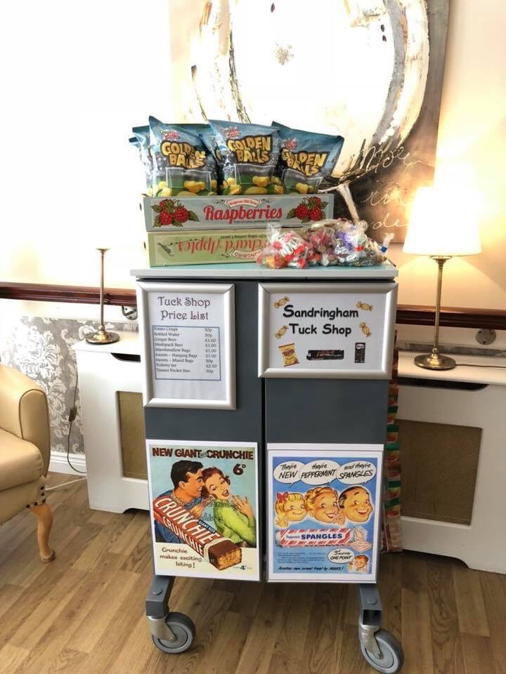 HomeSandringham's tweet photo. 🎈 Today our tuck shop is 1 year old!!!!! 🎈
Brought lots of smiles and sweet and savoury treats to the amazing Residents of Sandringham!!! 🍬 🍭 🥤 📰 🍫  it’s amazing how an old metal trolley can light up a room 😃@FourSeasonsHCUK @tpalmer321 @samjbright @Carolcousins3 https://t.co/a8fz6qeRO8