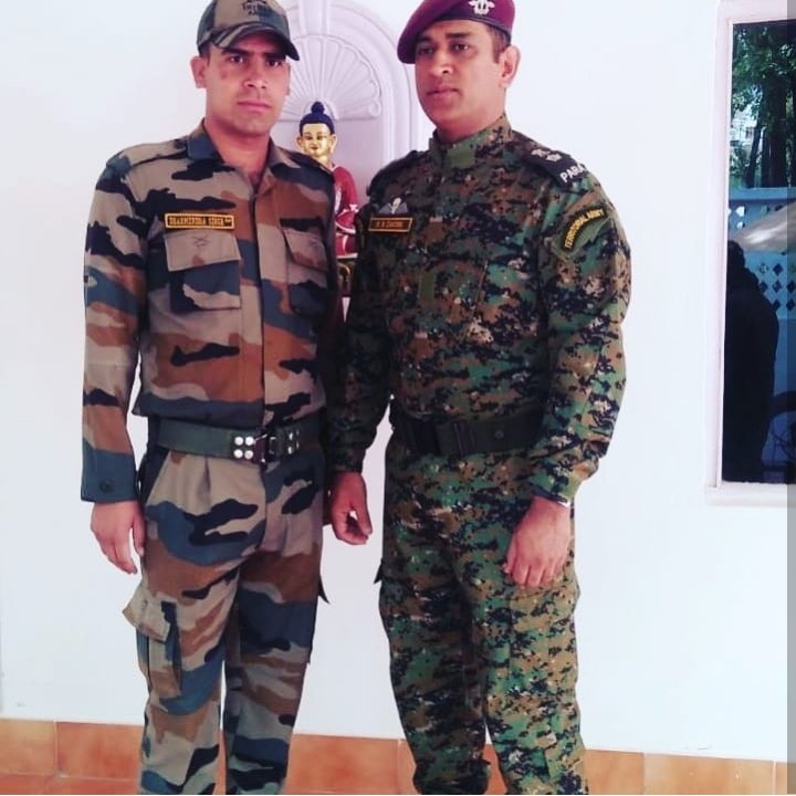 CSKFansOfficial's tweet photo. .@msdhoni in his para territorial army uniform and we just can't get enough of it!🔥😍

#MSDhoni #Dhoni #IndianArmy https://t.co/CrIRAC6oRv