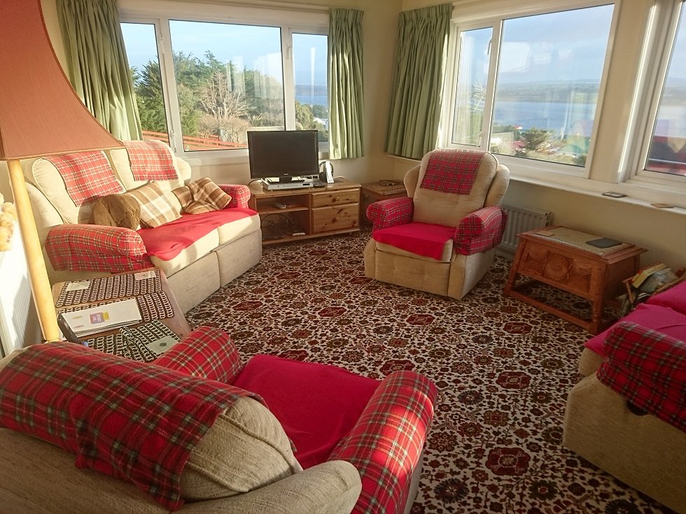 StonegateCarpet's tweet photo. Did you know that we ship Worldwide?  Our lovely customers Janet &amp; Bob chose this @AxminsterUK Tamar Chirvan Natural White carpet for their lovely home in the Falkland Islands.  With enquiries from Japan, USA and Western Australia, we can help you find your perfect carpet. https://t.co/1pkE4BmNhB