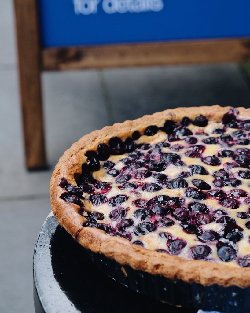 nordicbakery's tweet photo. Our bakers are here to bake your perfect party cake! Call now 02074875877 to speak to the cake hotline https://t.co/54xP4Ln6z6