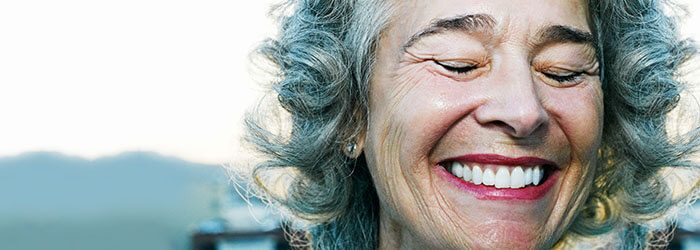 #dentures or #implants? 

 oralb.com/en-us/oral-hea… <a href="/OralB/">Oral-B</a>