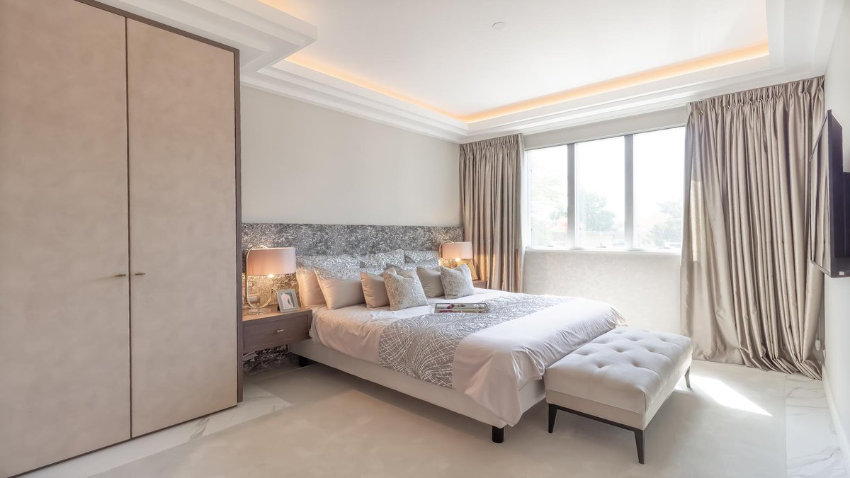 This very chic 3 bedroom apartment of 150 m2 includes 18 m2 of terrace and comes with an interior designed turnkey finish. It is located in Le Meridien and we absolutely love it. #monaco #montecarlo #miells #miellsandpartners #monacoinfo #monacolife #Monacolifestyle #monacolife