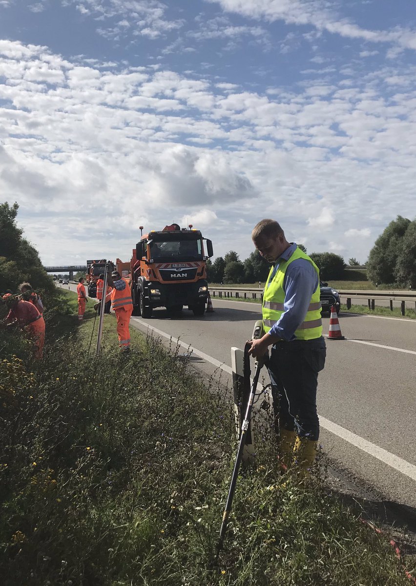 <a href="/RootWave/">RootWave | Zaps Weeds | Zero Chemicals</a> being used to control invasive weed Ambrosia (Ambrosia Artemisiifolia) organically on German autobahns this week. Selectively killing the weed leaving the native species untouched. #ZapsWeedsZeroChemicals #autobahn #weldkraut