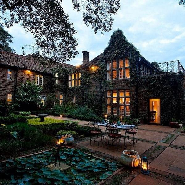 JamboMagazine's tweet photo. The Giraffe Manor in Karen, Nairobi. One of the most visited hotels in Kenya. 
From Kenya to the world. https://t.co/XuQgmn2lRm