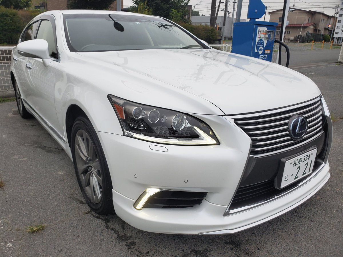 makimaki_LEXUS's tweet photo. 久々に洗車!まじでー洗車終了2分で雨に晒されて萎えたw
#LEXUS
#LEXUSLS
#LEXUSLS600h https://t.co/TrN9GNPfRe