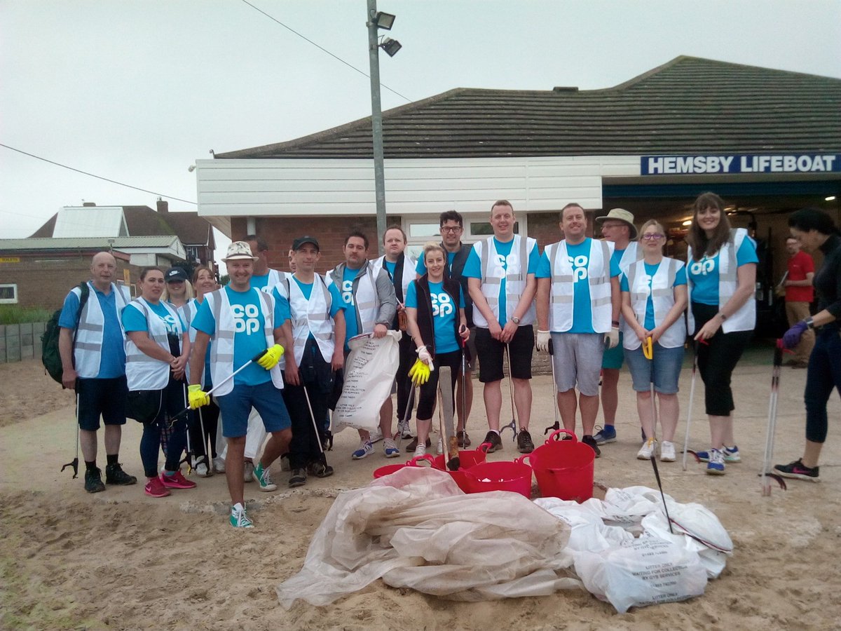 27th july was #norfolkday and was fortunate to be interviewed and be involved in the #beachclean at #Hemsby #Norfolk with <a href="/BBCNorfolk/">BBC Norfolk</a> and <a href="/CoopDigital/">Co-op Digital Technology Team</a> #hemsby we collected 25 kg including 3 airs of pants! Well done and thank you :) <a href="/mcsuk/">Marine Conservation Society</a> <a href="/KeepBritainTidy/">Keep Britain Tidy</a> <a href="/GYMercury/">Great Yarmouth Mercury</a>