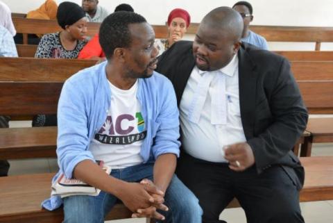 wazalendotv's tweet photo. UPDATE:
Kesi ya "uchochezi" inayomkabili Kiongozi wa @ACTwazalendo @zittokabwe imeanza hapa Mahakama ya Hakimu Mkazi Kisutu. Leo upande wa Mashtaka umeleta mashahidi 4. Shahidi wa kwanza anayeanza kuhojiwa ni Mkuu wa Upelelezi wa Makosa ya Jinai wa Mkoa wa Kigoma Mark Njela.
1/2 https://t.co/RxmQIsKPeU